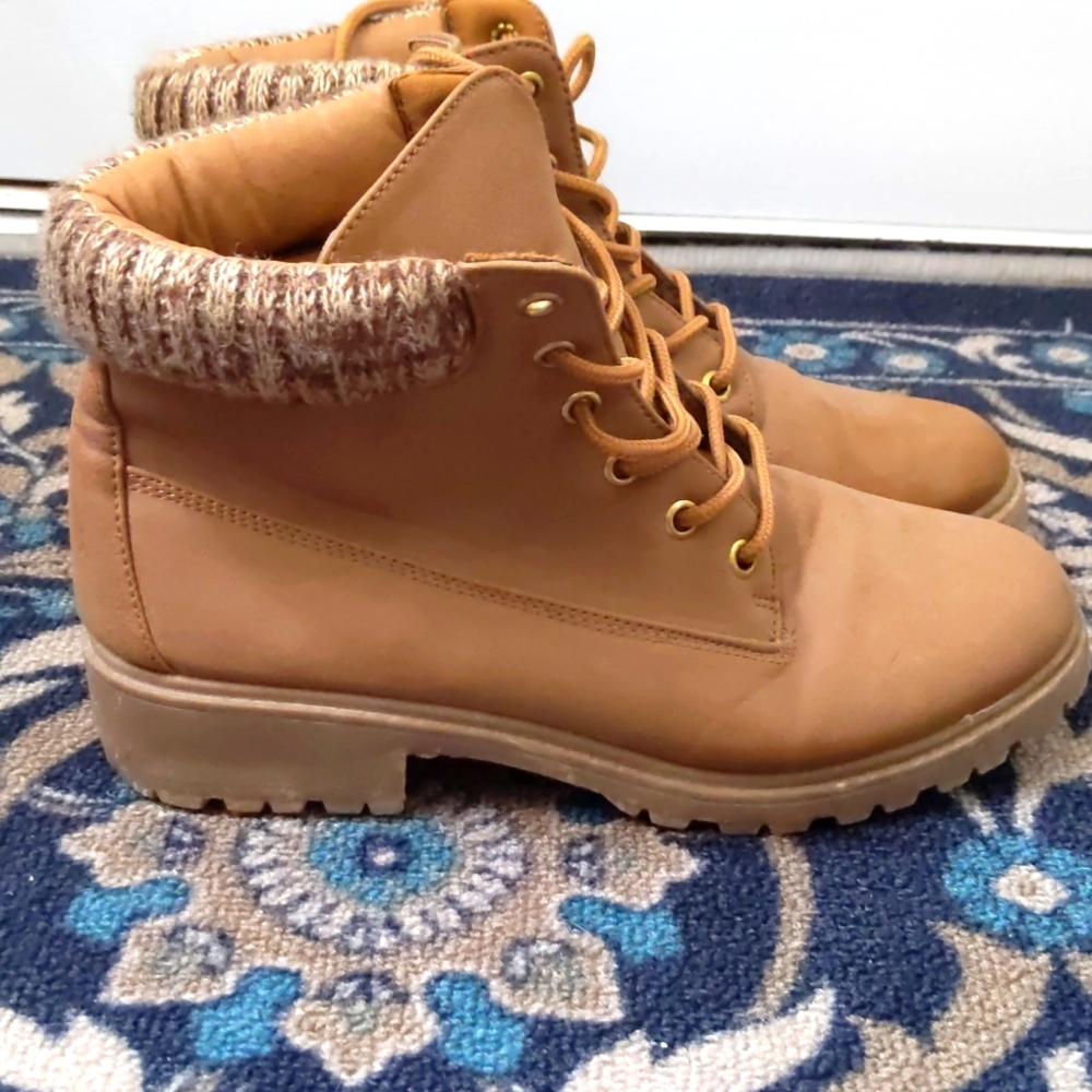 🍂 Boots